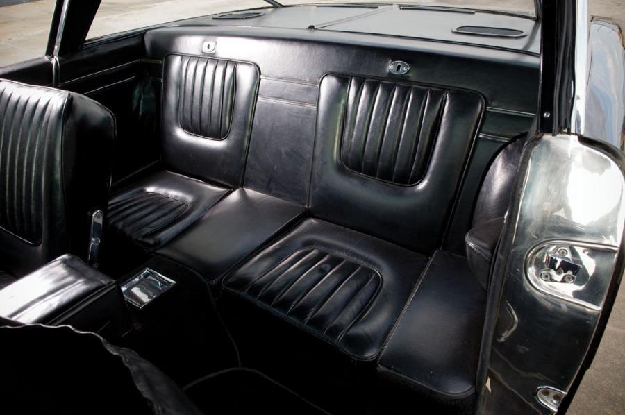 Интерьер Dual-Ghia L6.4 Coupe 1962 года  (фото 27 из 63)